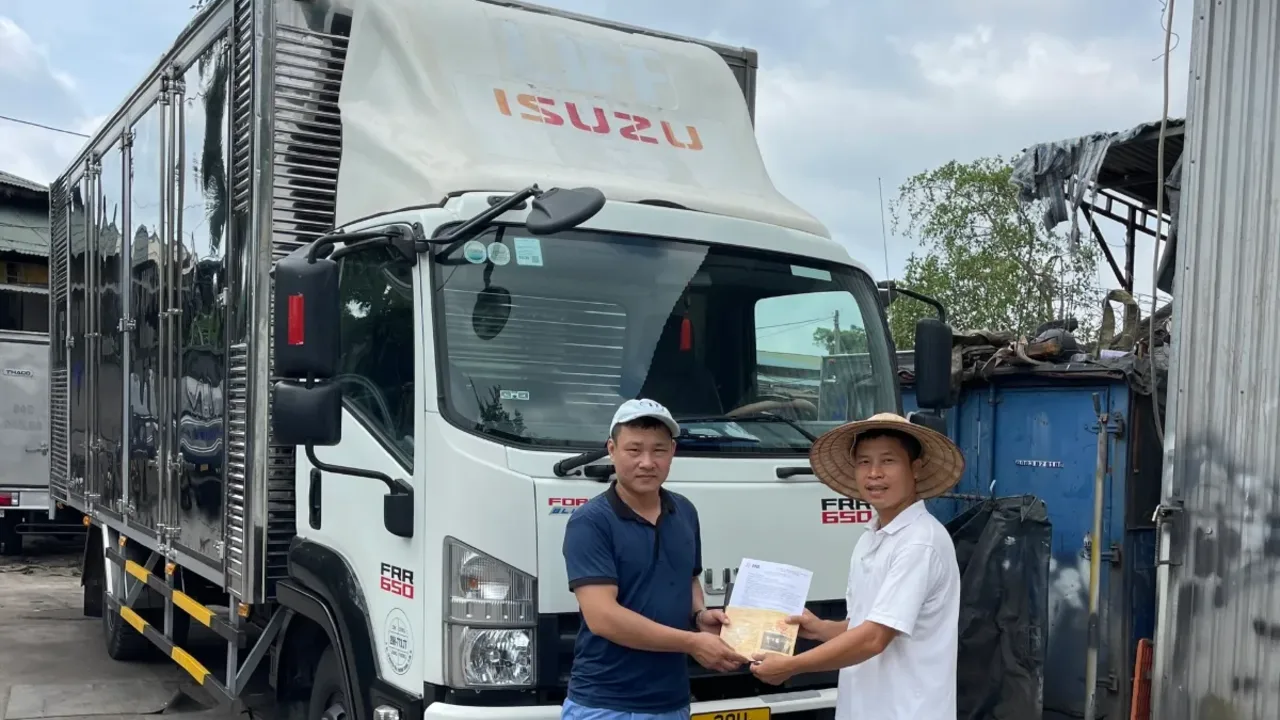Thực Tế Quy Trình Bàn Giao Xe Tải Cũ Tận Nơi Cho Khách Hàng Tỉnh Xa Tại Thắng Cảnh Auto