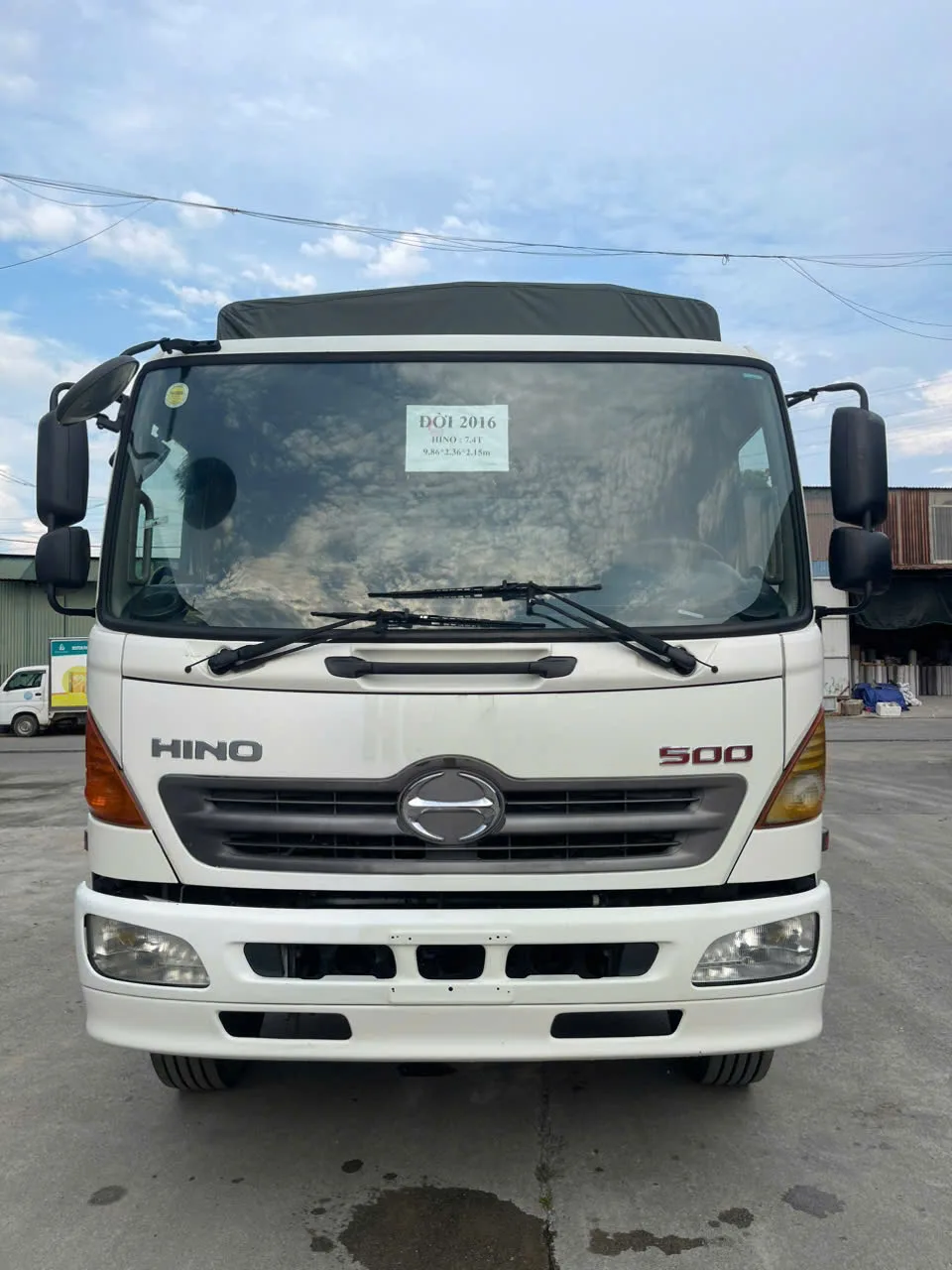 Các dòng xe tải Hino cũ tại Bãi xe Thắng Cảnh