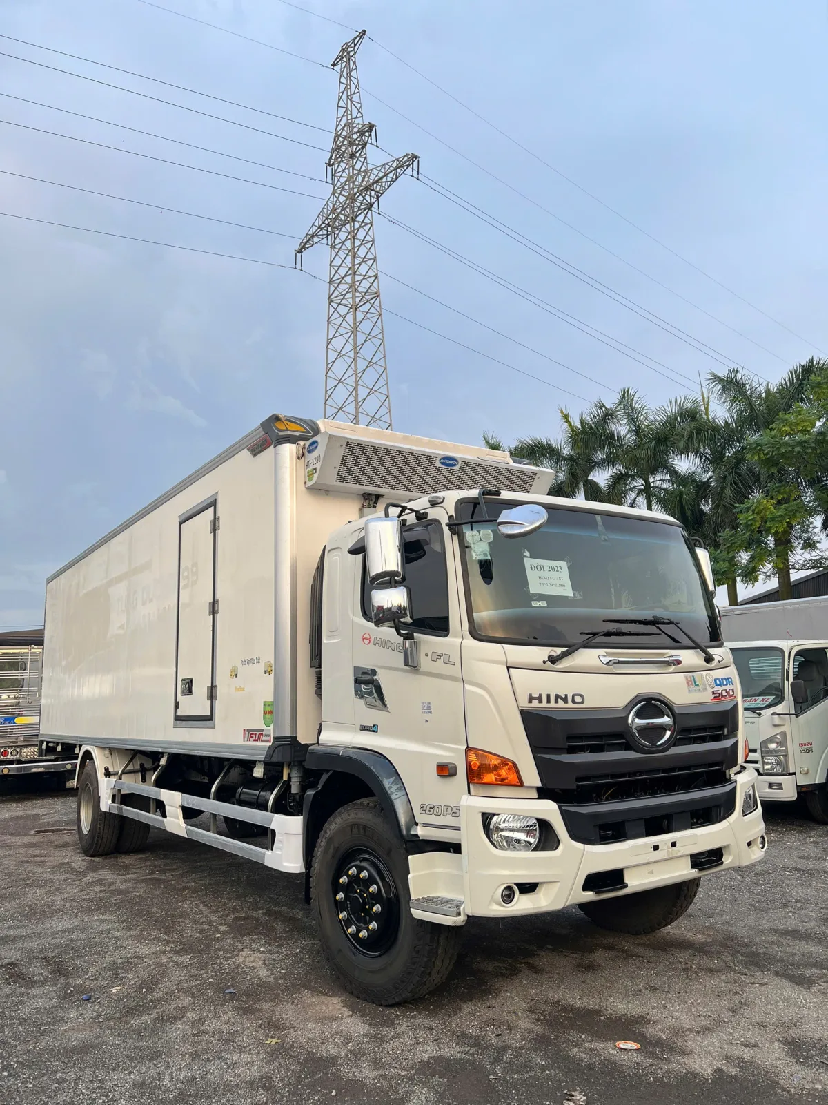 Xe tải Hino 8T thùng đông lạnh đời 2023