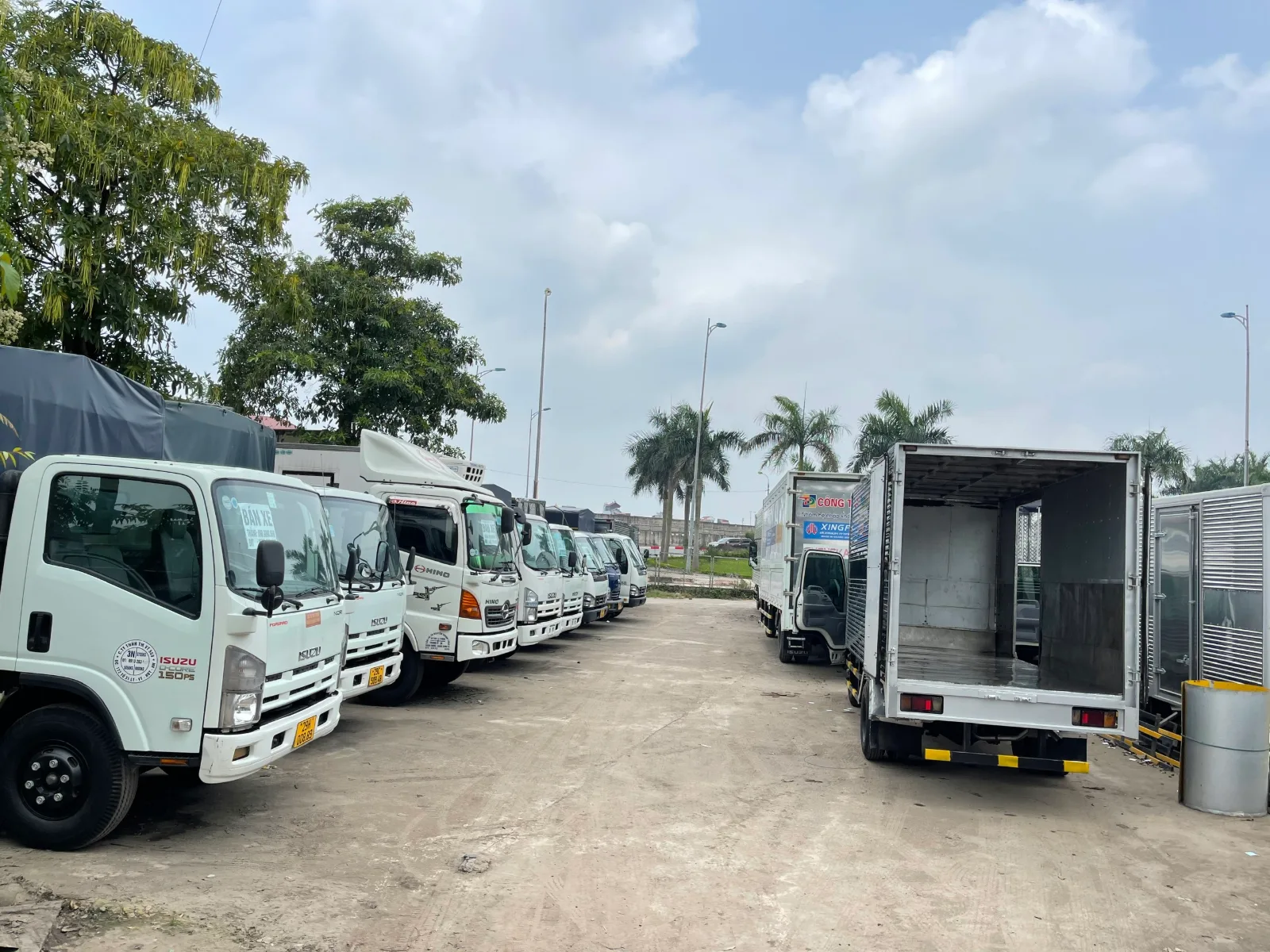 Bãi xe Thắng Cảnh, Long Biên, Hà Nội