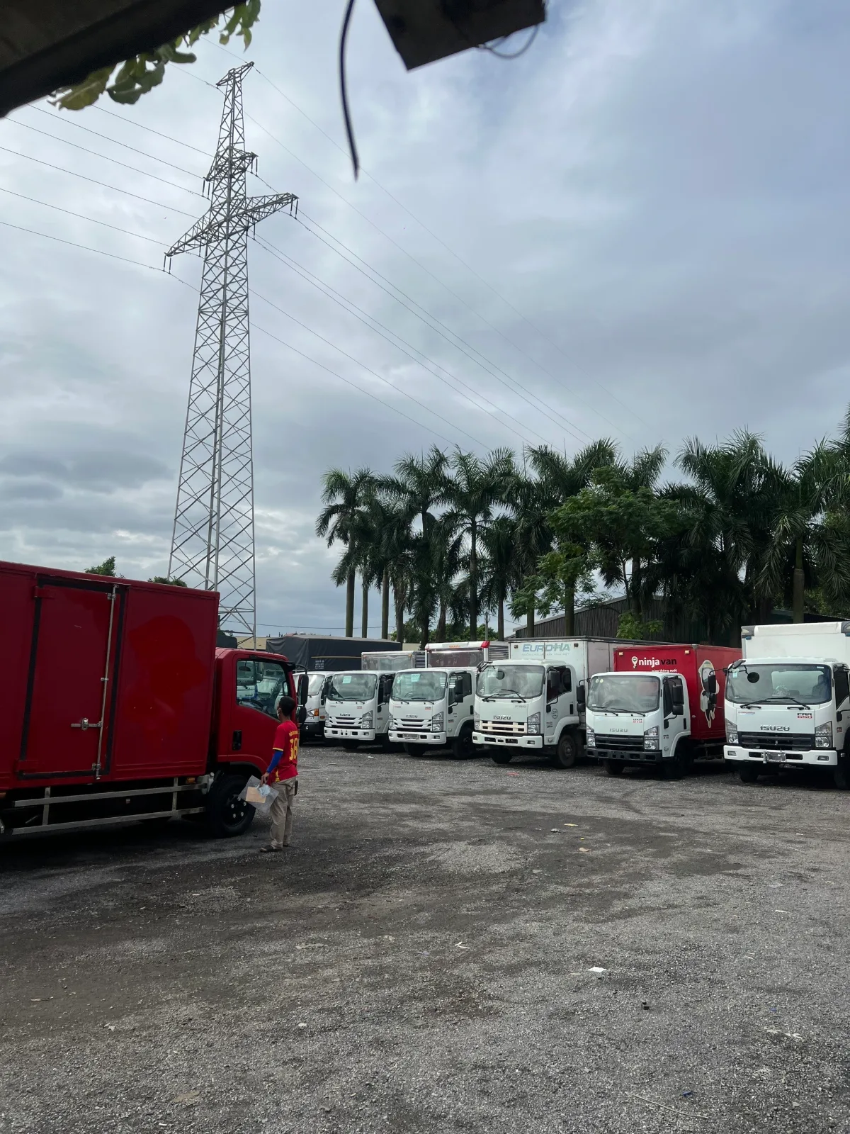 Ảnh bãi xe Thắng Cảnh, Long Biên, HN