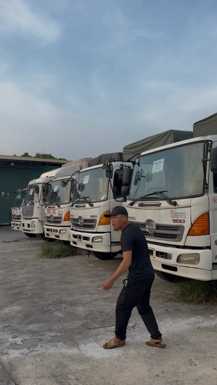 Ảnh bãi xe Thắng Cảnh, Long Biên, HN