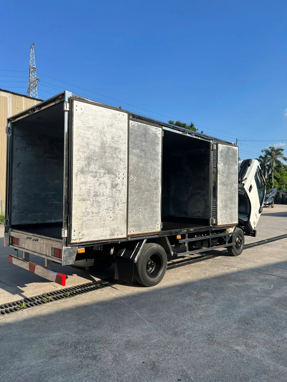Quy Trình Kiểm Tra Kỹ Thuật & Bảo Dưỡng Xe Tải Trước Khi Xuất Bãi Tại Thắng Cảnh Auto
