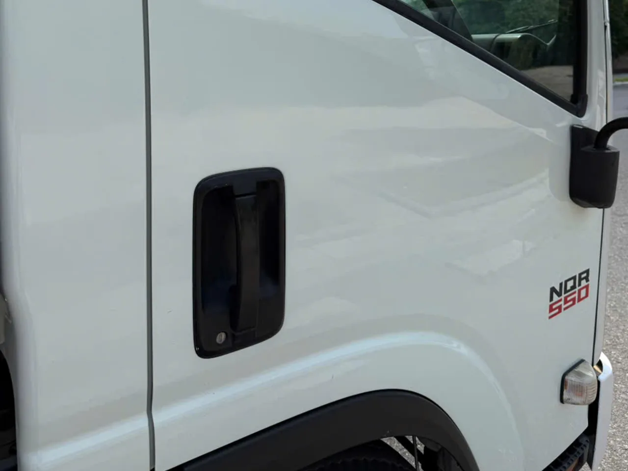Isuzu NQR 550 thùng kín đời 2022 - ảnh thu nhỏ 12