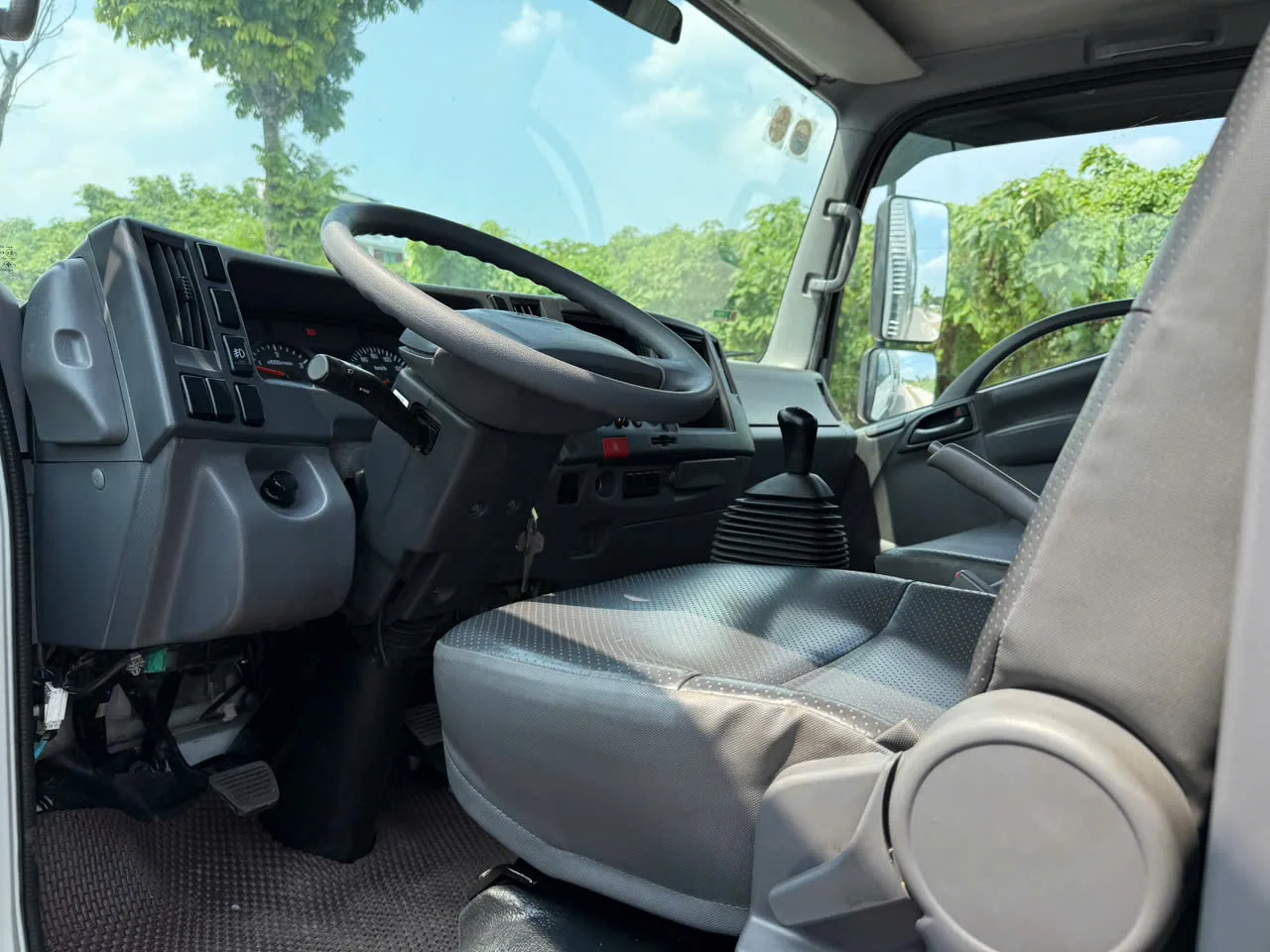 Isuzu NQR 550 thùng kín đời 2022 - ảnh thu nhỏ 13