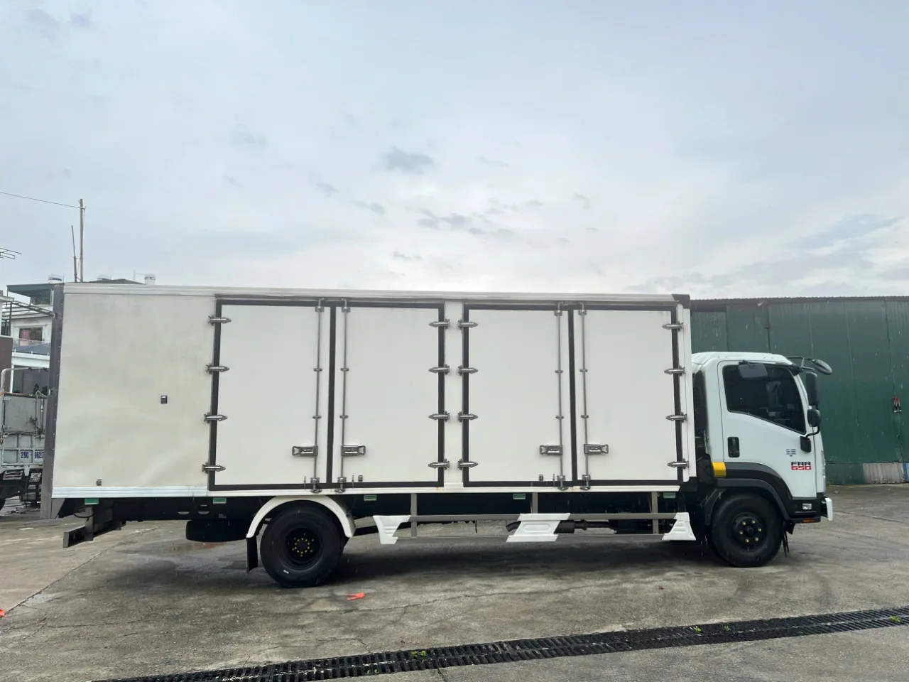 Isuzu FRR 650 thùng kín đời 2024 - ảnh 6