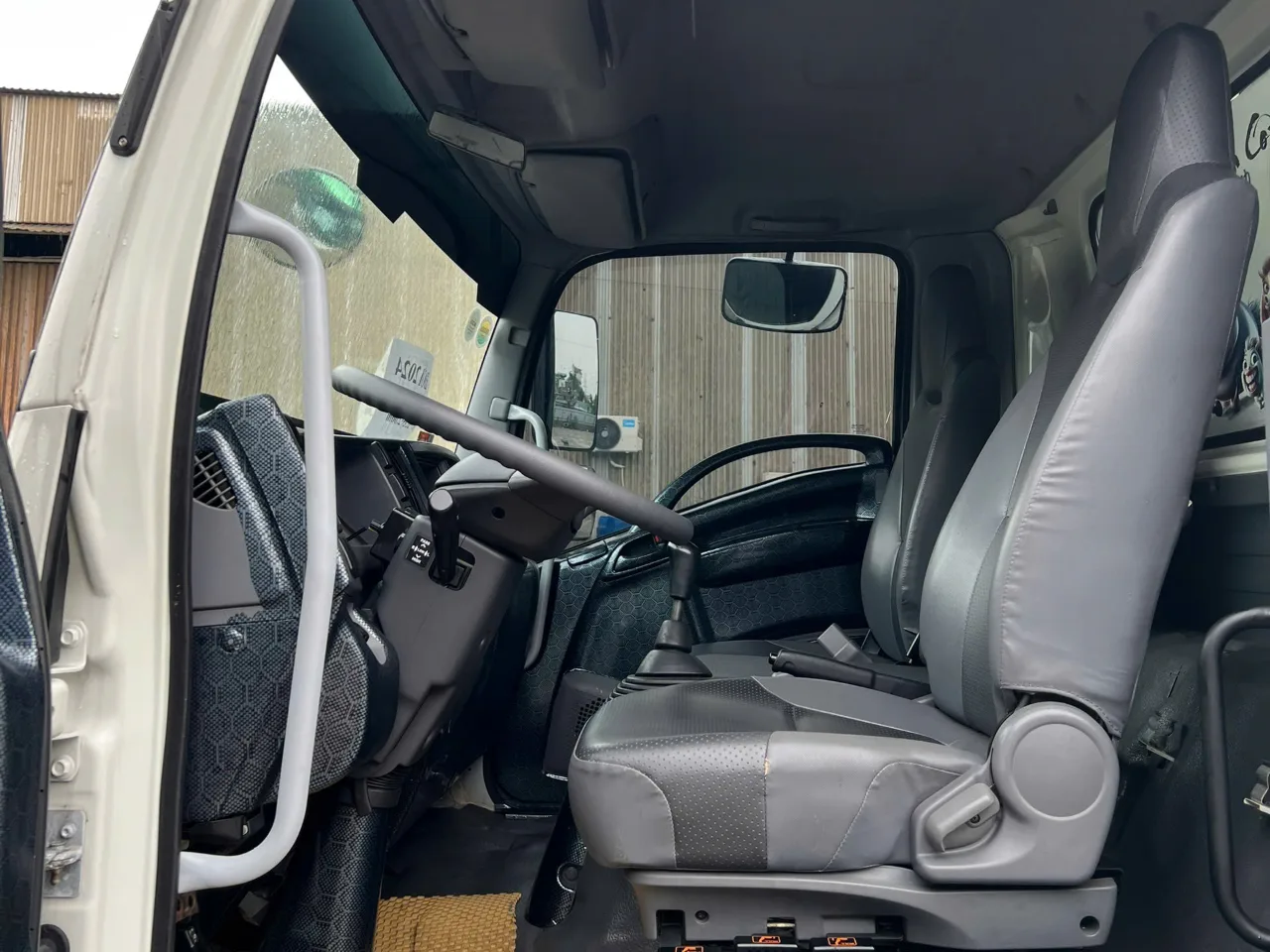 Isuzu FRR 650 thùng kín đời 2024 - ảnh 9