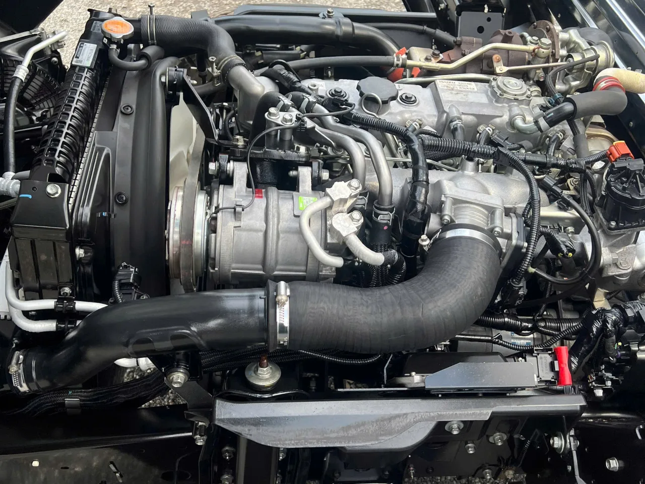Isuzu QKR 210 mui bạt đời 2023 - ảnh thu nhỏ 15