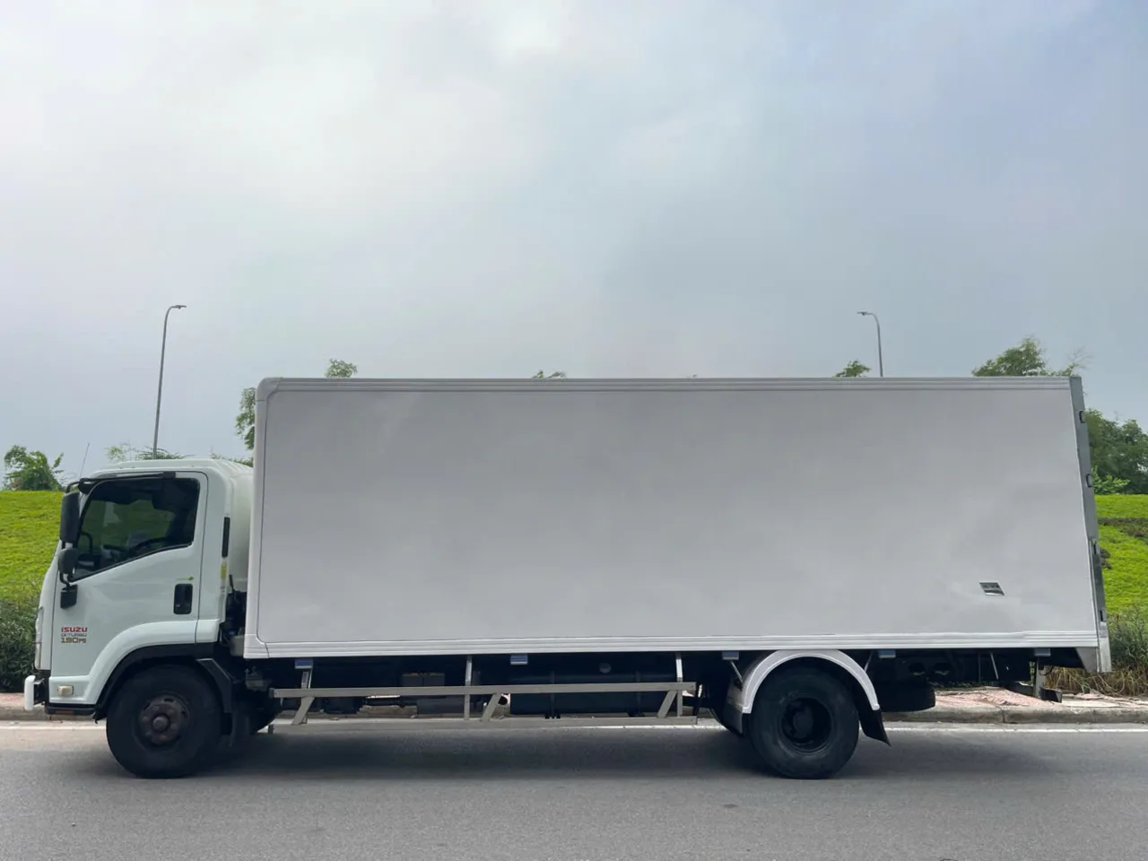 Isuzu FRR thùng kín đời 2016 - ảnh thu nhỏ 7