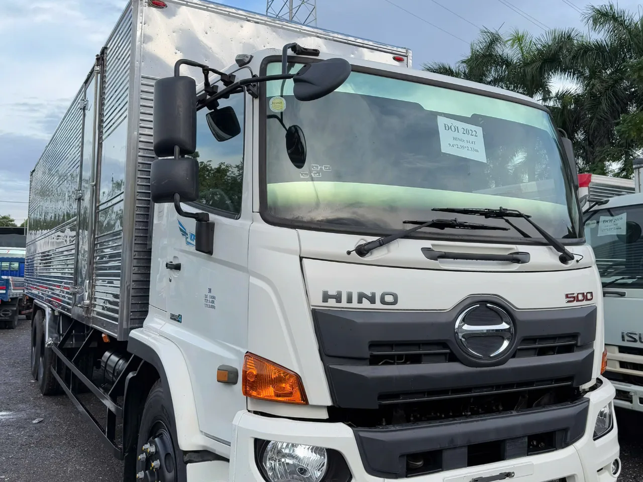 Hino FL 8 thùng kín đời 2022