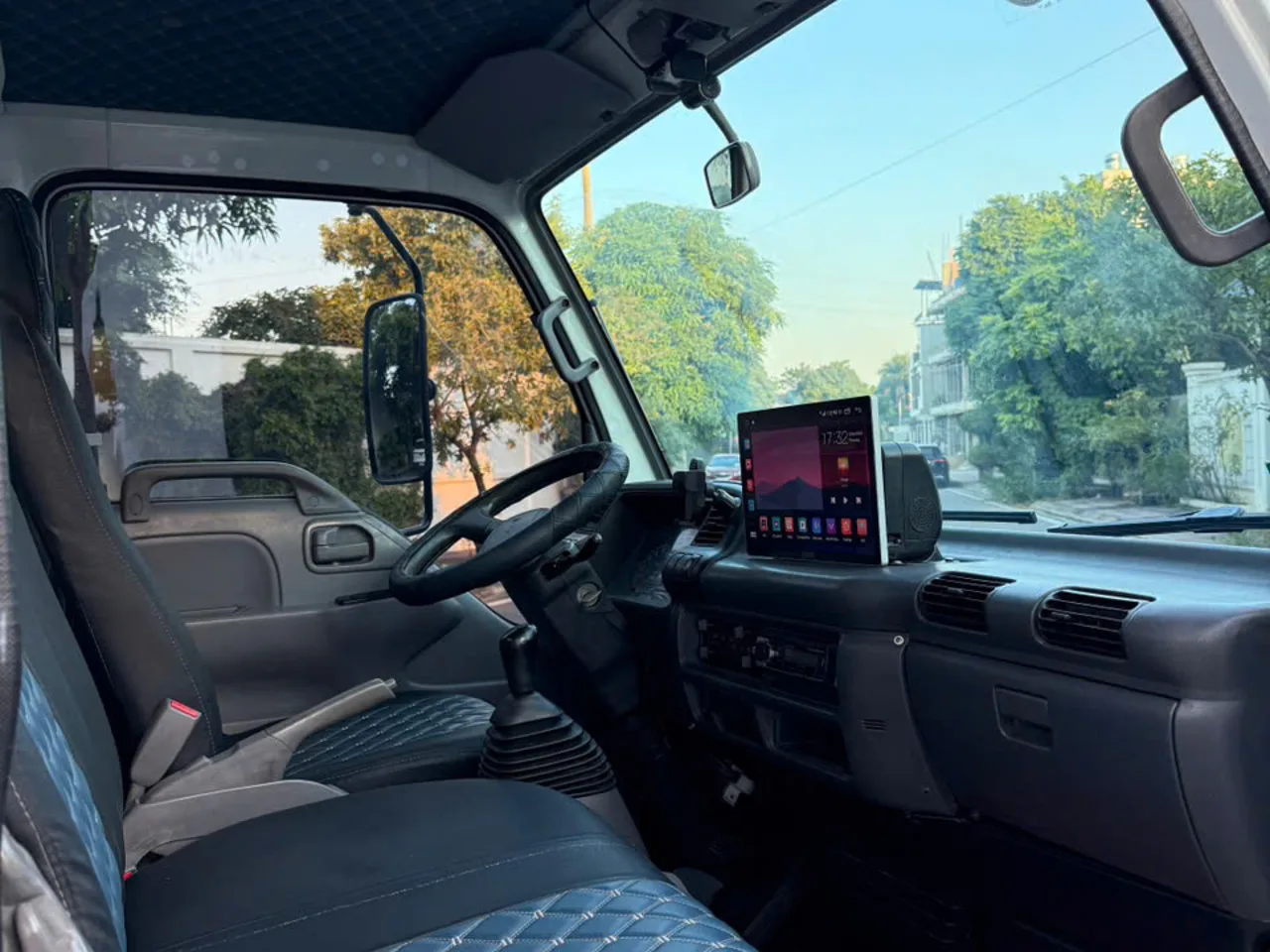 Isuzu QKR 270 thùng kín đời 2018 - ảnh thu nhỏ 7