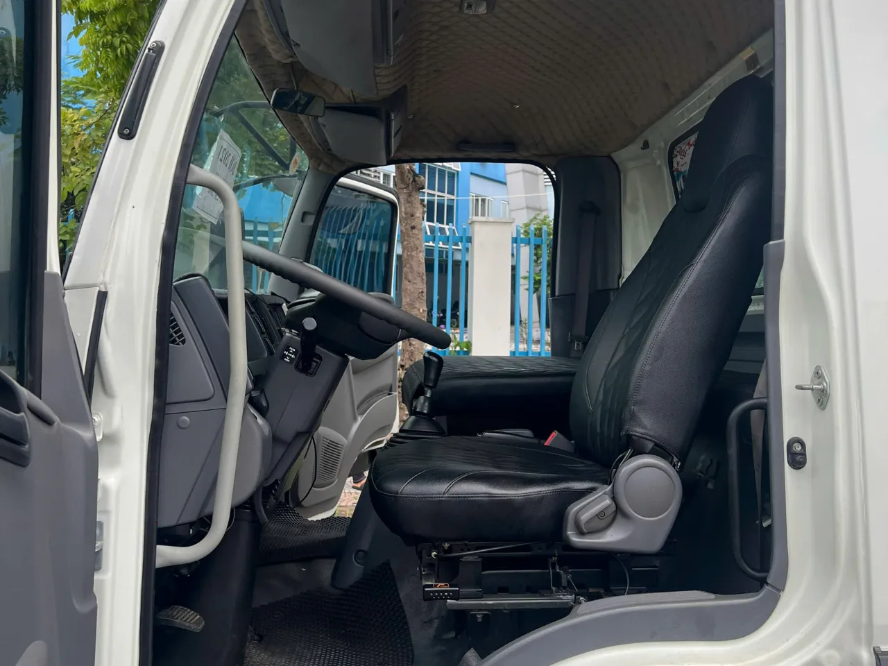 Isuzu FRR 650 thùng kín đời 2021 - ảnh 5