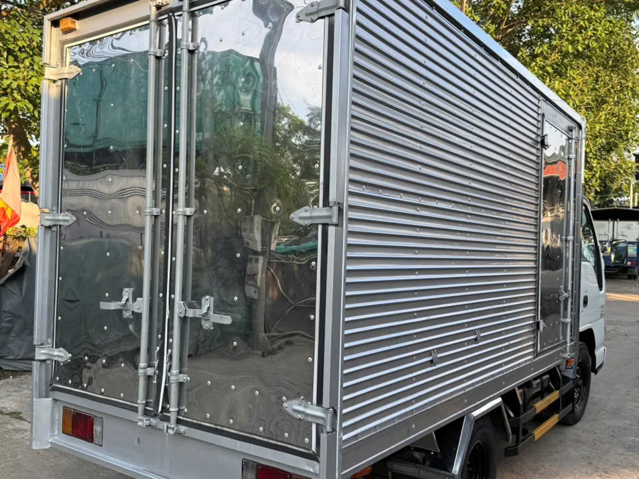 Isuzu NHR thùng kín đời 2007 - ảnh 4