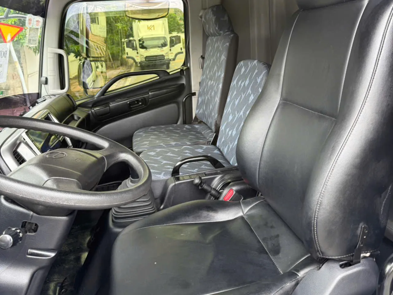 Hino FG8 thùng lạnh đời 2023 - ảnh 12