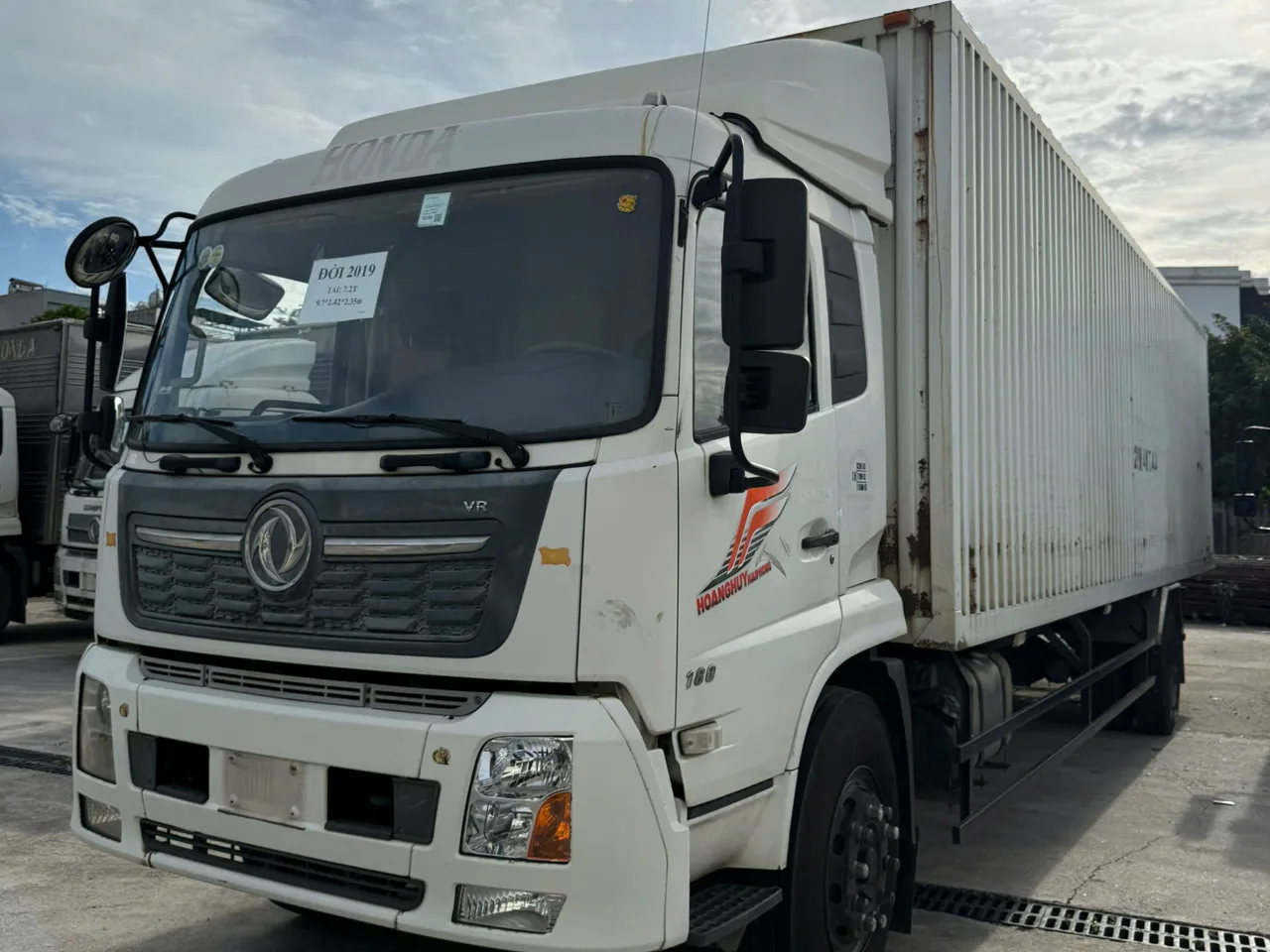 Dongfeng Kingrun thùng kín đời 2019