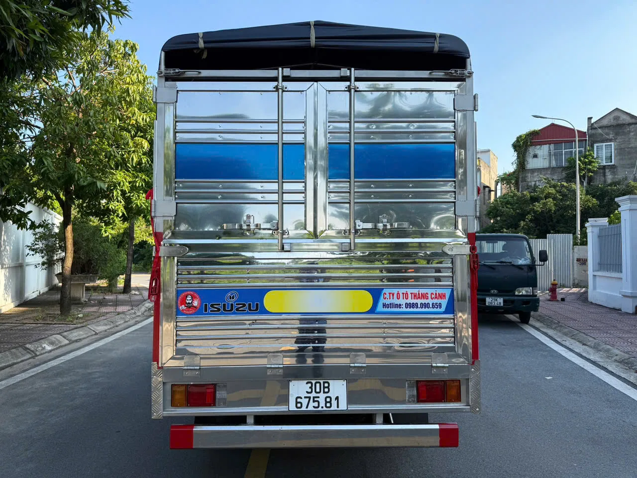 Isuzu QKR 270 thùng kín đời 2018 - ảnh 4