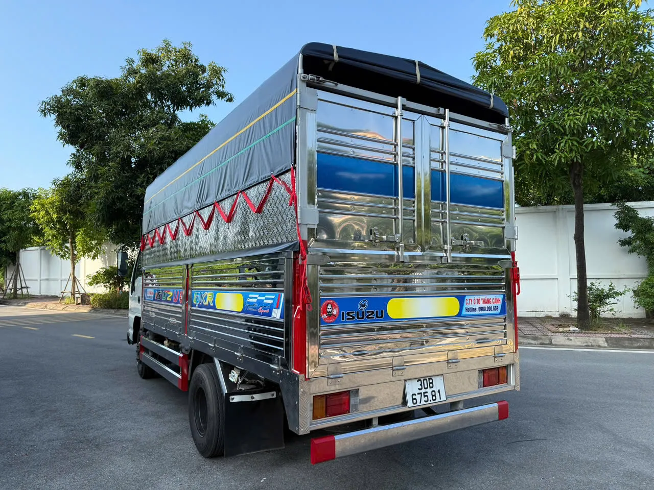Isuzu QKR 270 thùng kín đời 2018 - ảnh 7