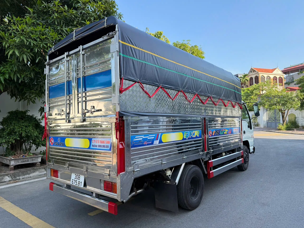 Isuzu QKR 270 thùng kín đời 2018 - ảnh 8