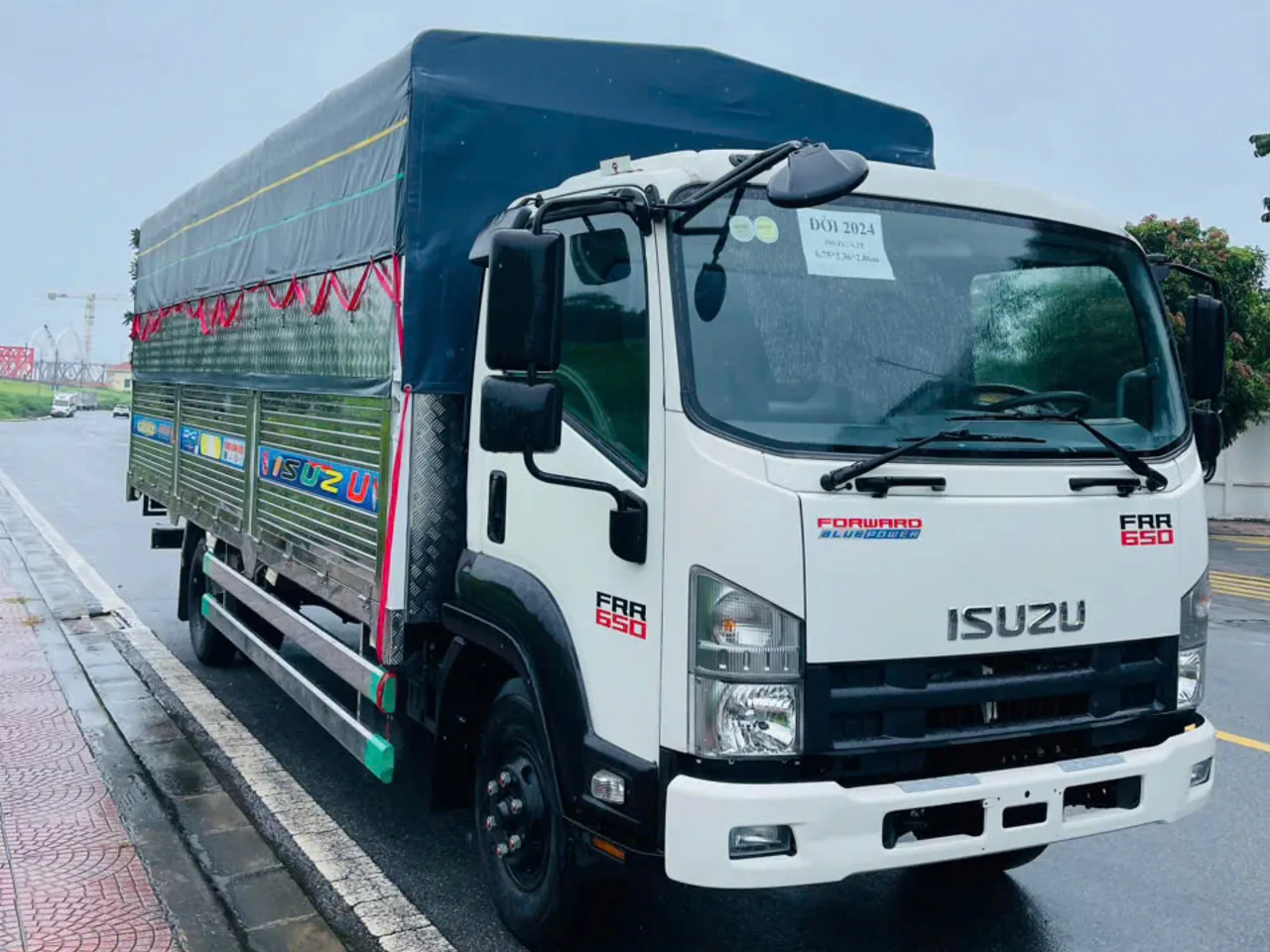 Isuzu FRR 650 mui bạt đời 2024