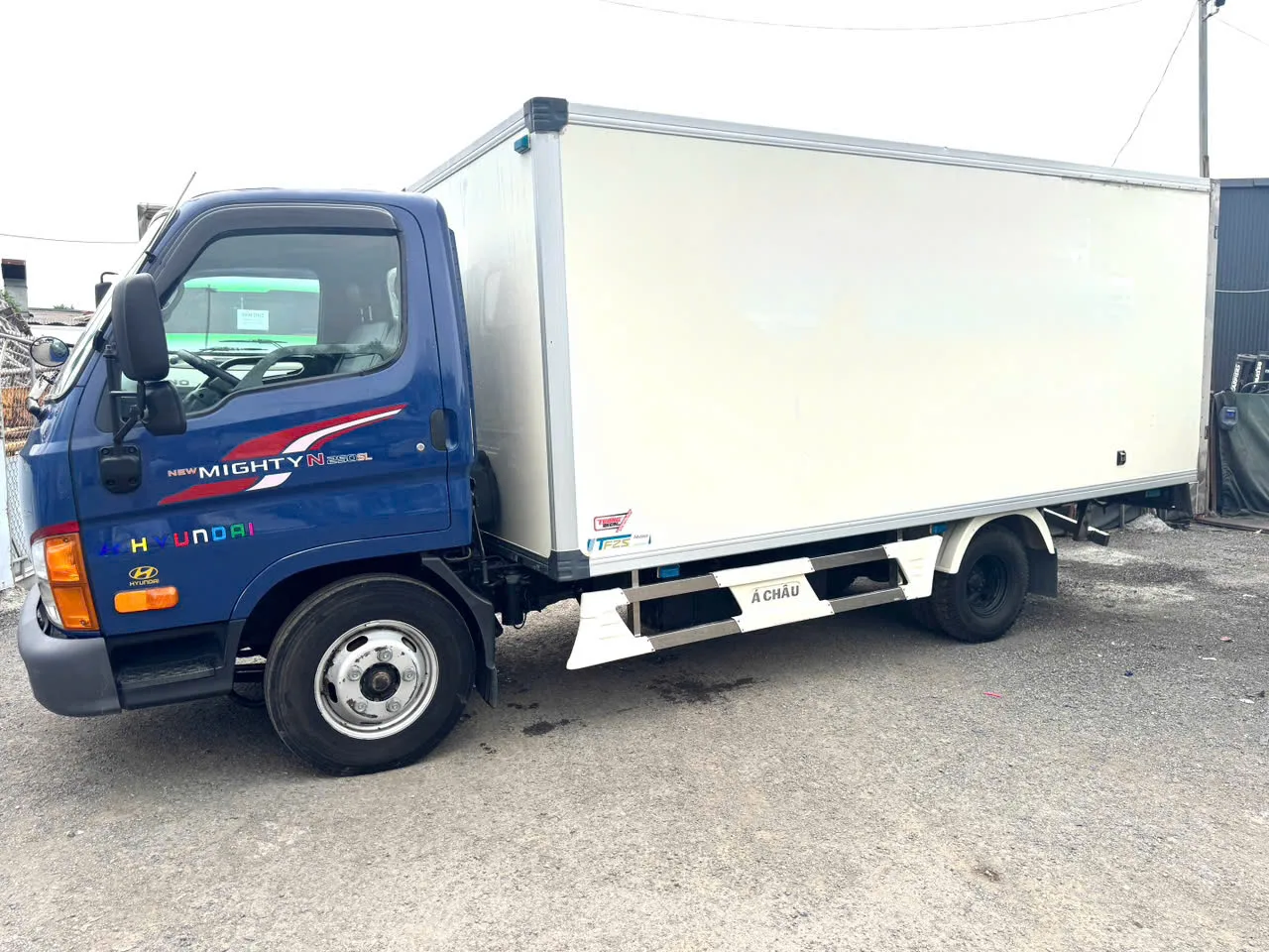 Hyundai NewMighty N250SL thùng kín đời 2019