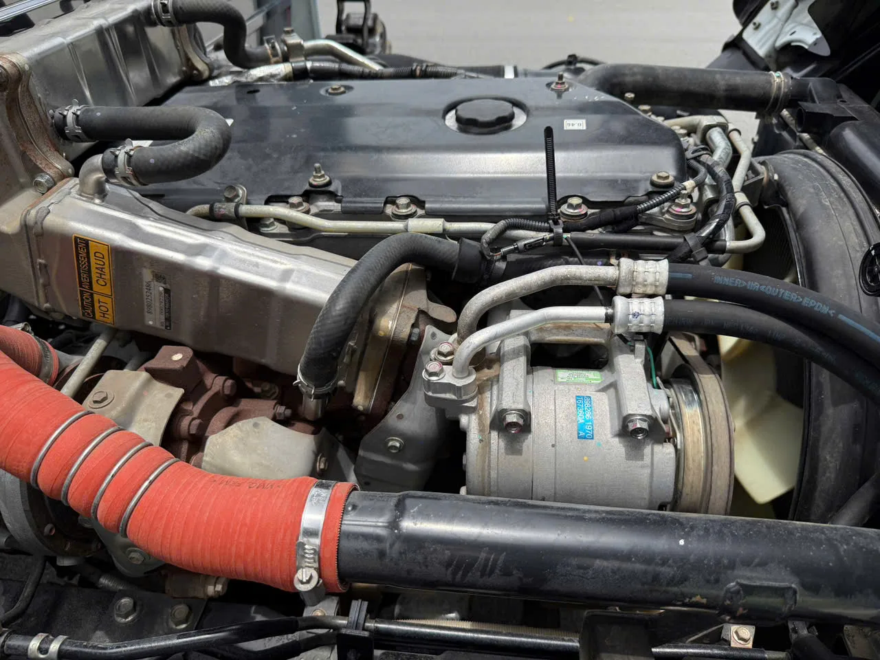 Isuzu NQR 550 mui bạt đời 2022 - ảnh thu nhỏ 9