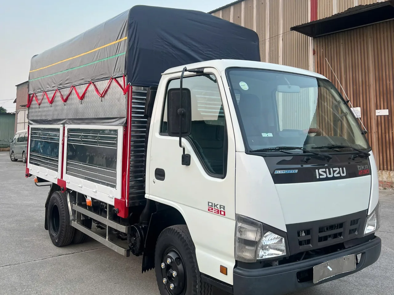 Isuzu QKR 230 mui bạt đời 2019 - ảnh 1