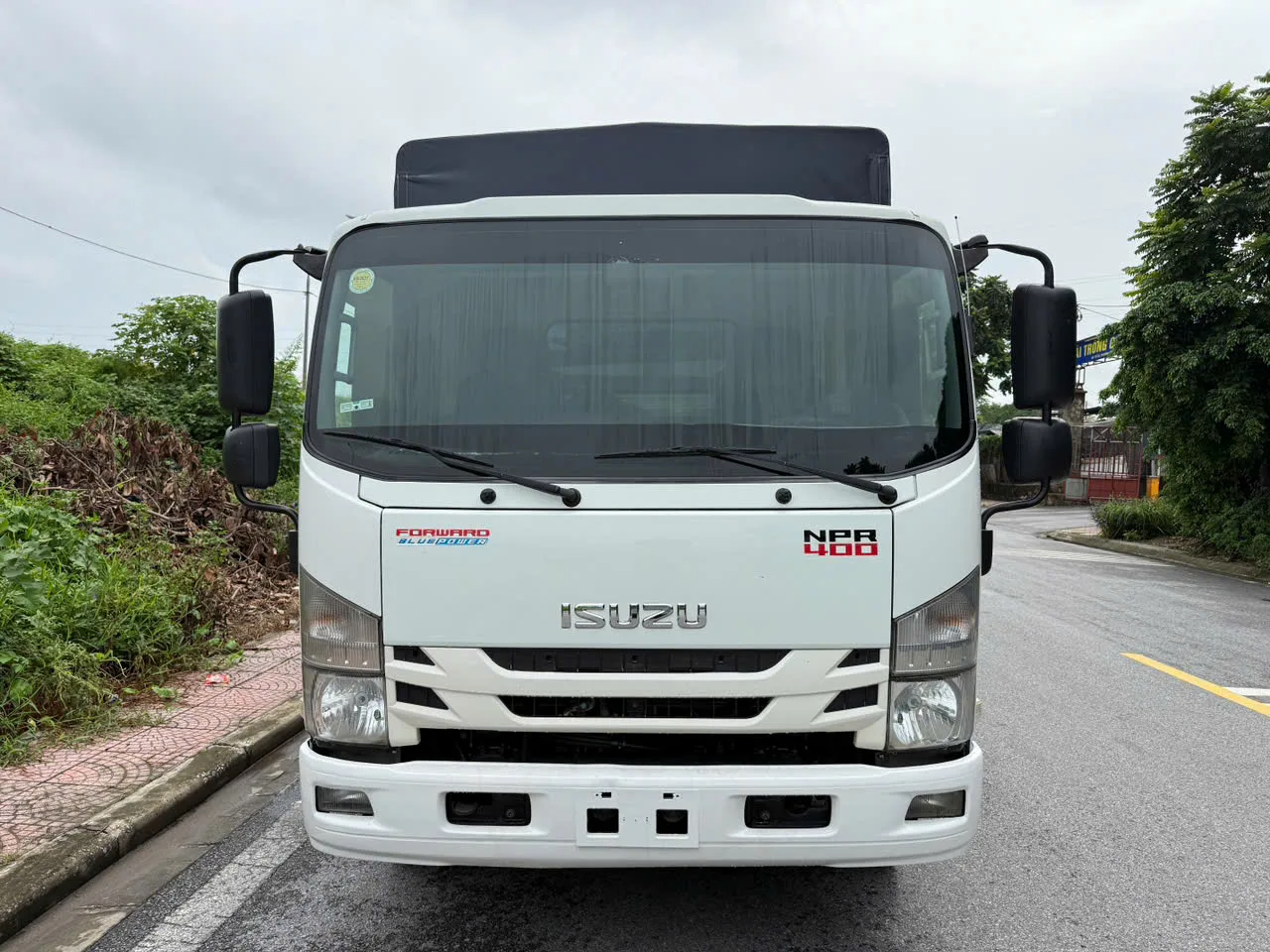 Isuzu NPR 400 mui bạt đời 2022 - ảnh 4