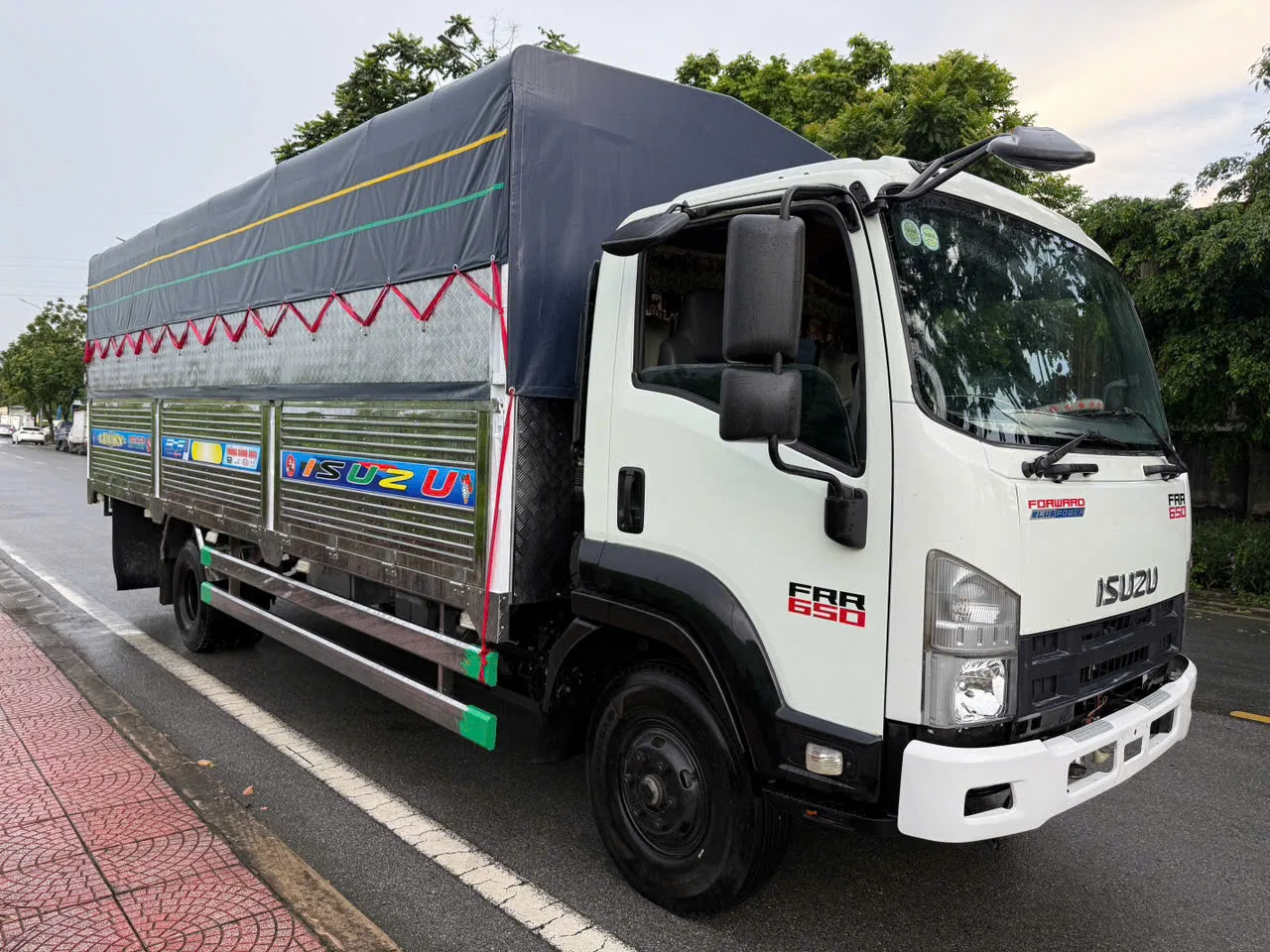 Isuzu FRR 650 mui bạt đời 2018