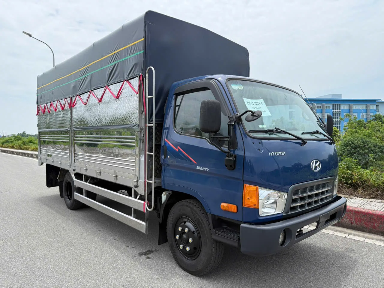 Hyundai Mighty HD72 Thùng kín đang có tại bãi