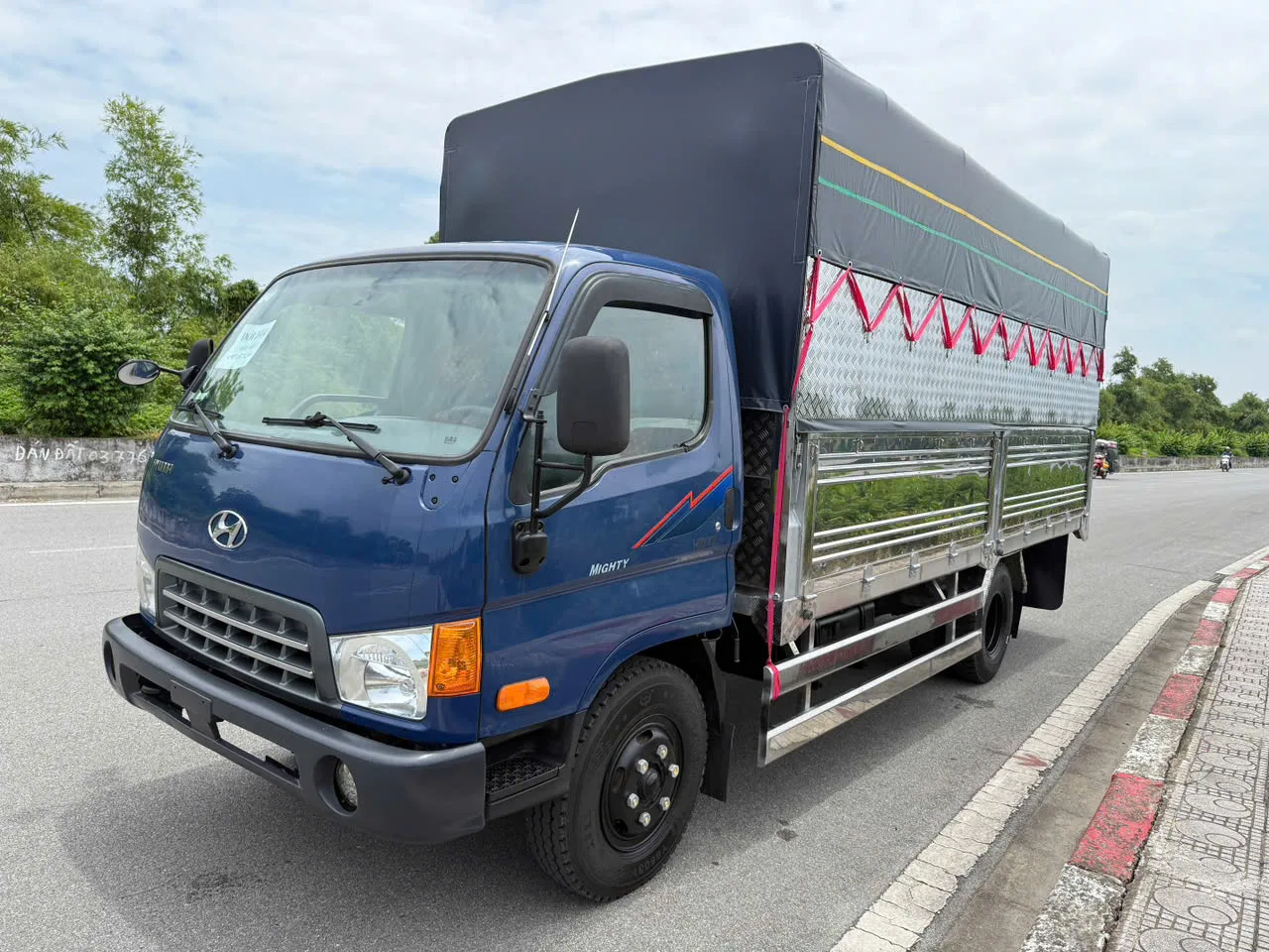Hyundai Mighty HD72 thùng kín đời 2014 - ảnh thu nhỏ 2
