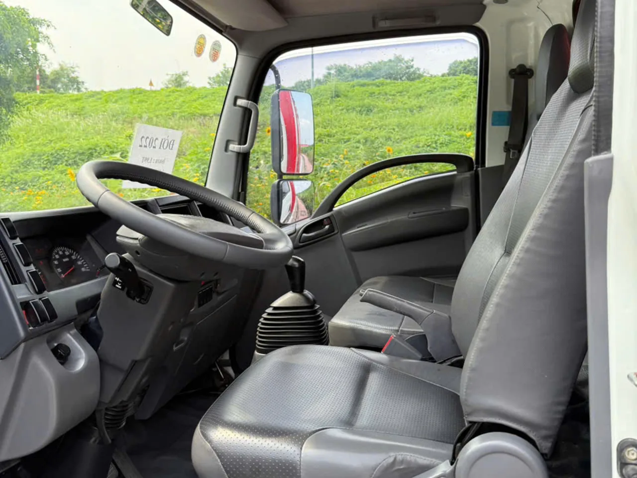Isuzu QKR 210 thùng kín đời 2022 - ảnh thu nhỏ 10