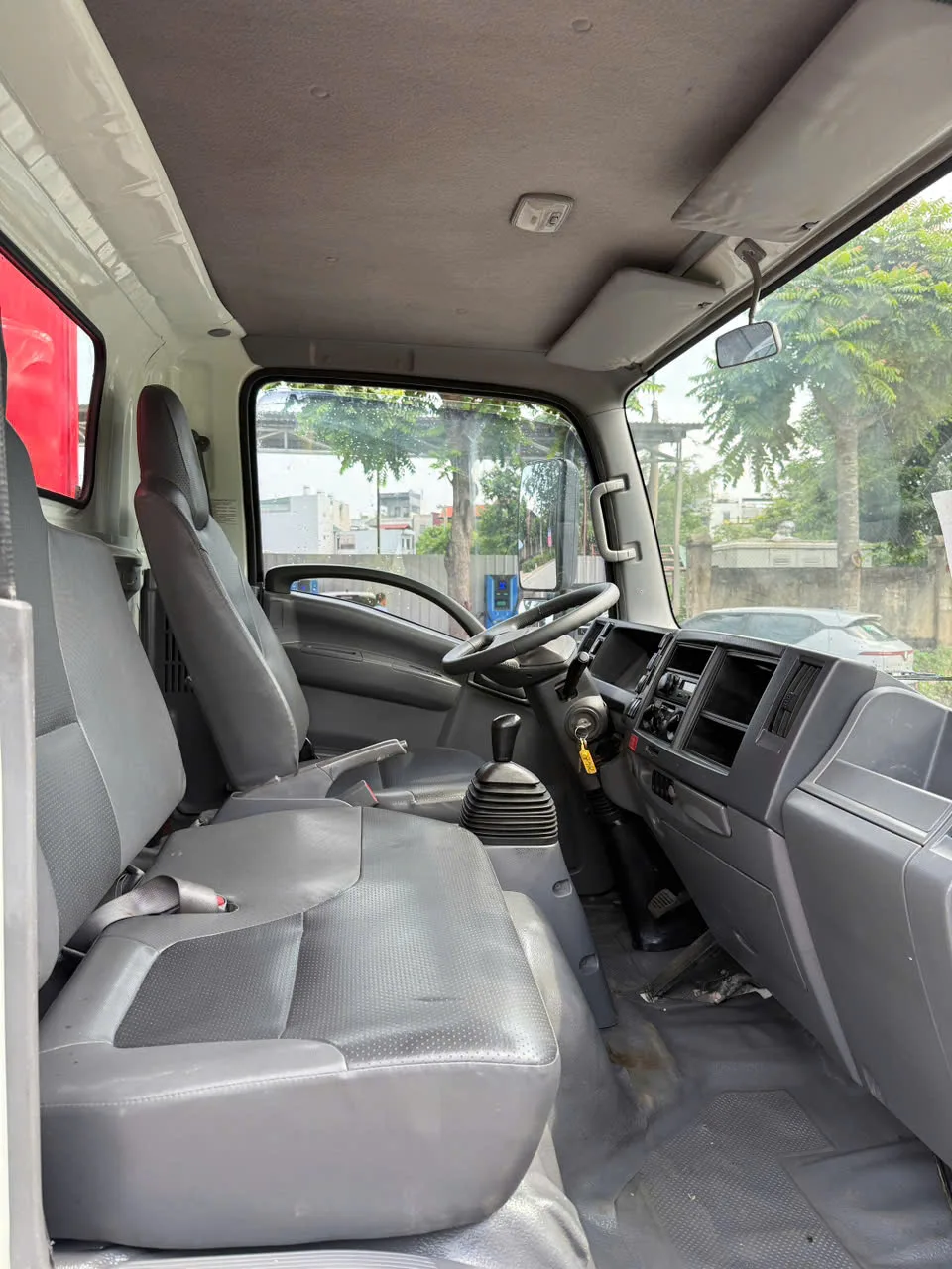 Isuzu QKR 210 thùng kín đời 2022 - ảnh thu nhỏ 11