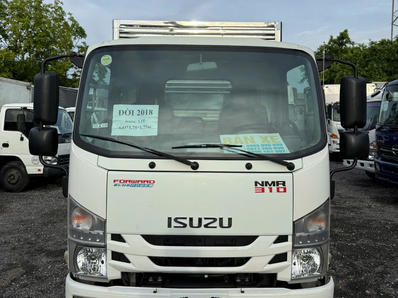 Isuzu NMR 310 thùng kín đời 2018 - ảnh thu nhỏ 9