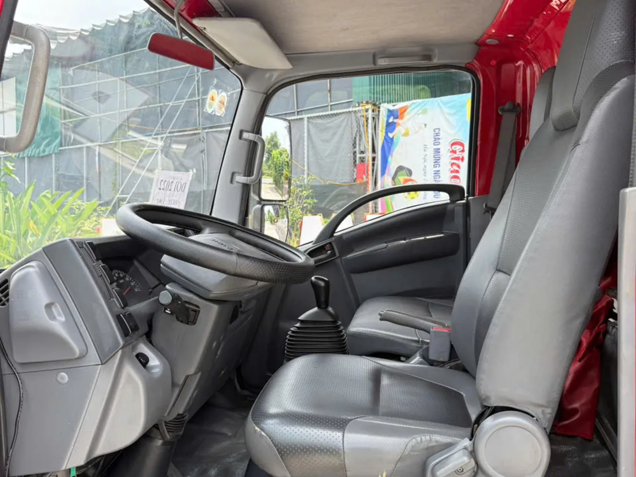 Isuzu QKR 210 thùng kín đời 2022 - ảnh 7