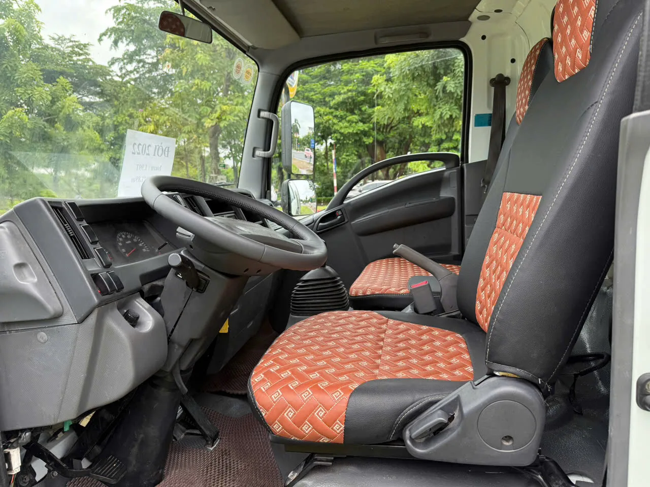 Isuzu QKR 210 thùng kín đời 2022 - ảnh thu nhỏ 8