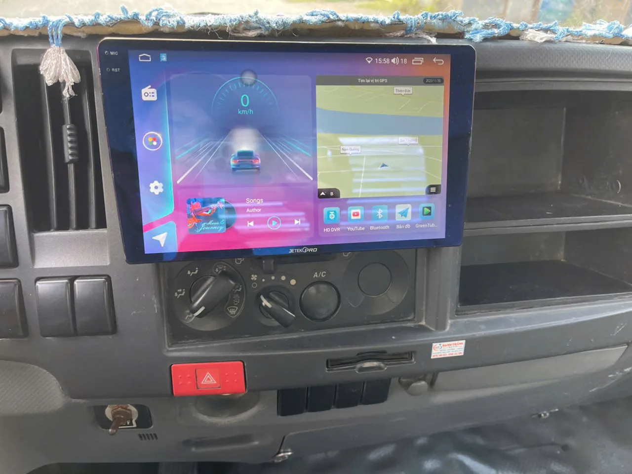 Isuzu NQR thùng kín đời 2017 - ảnh 10