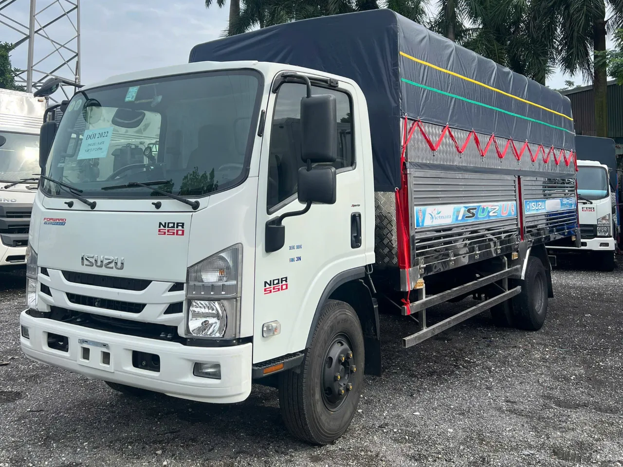 Isuzu NQR 550 mui bạt đời 2022 - ảnh 3
