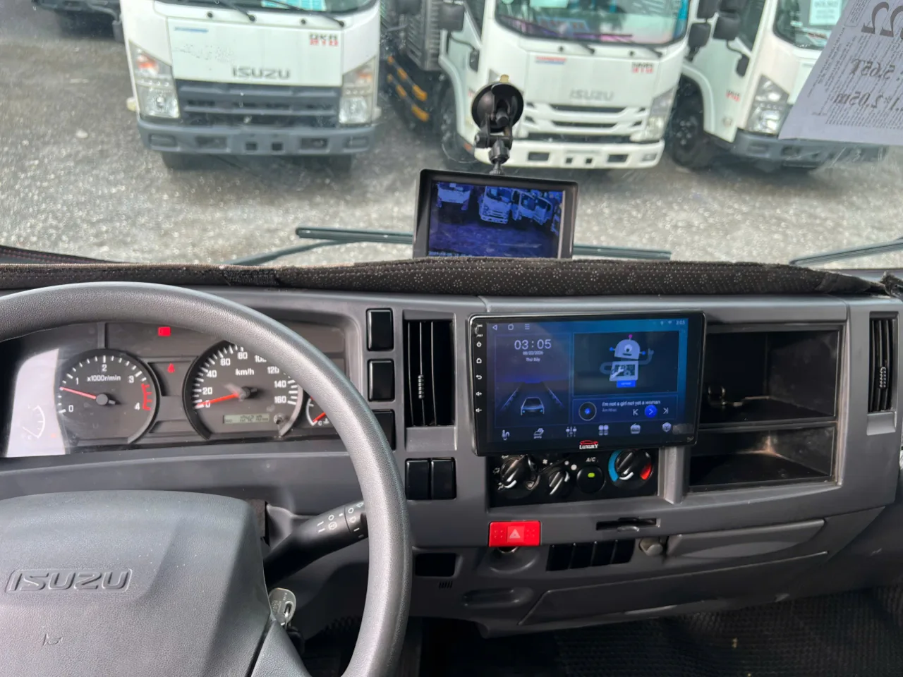 Isuzu NQR 550 mui bạt đời 2022 - ảnh 10