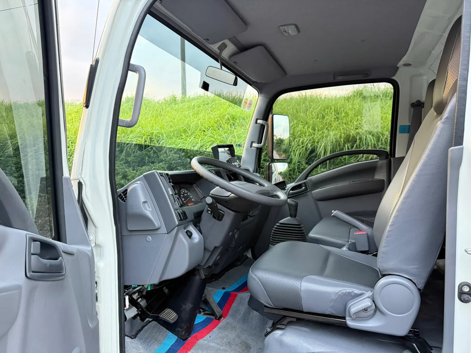 Isuzu QKR 270 thùng lạnh đời 2025 - ảnh thu nhỏ 9