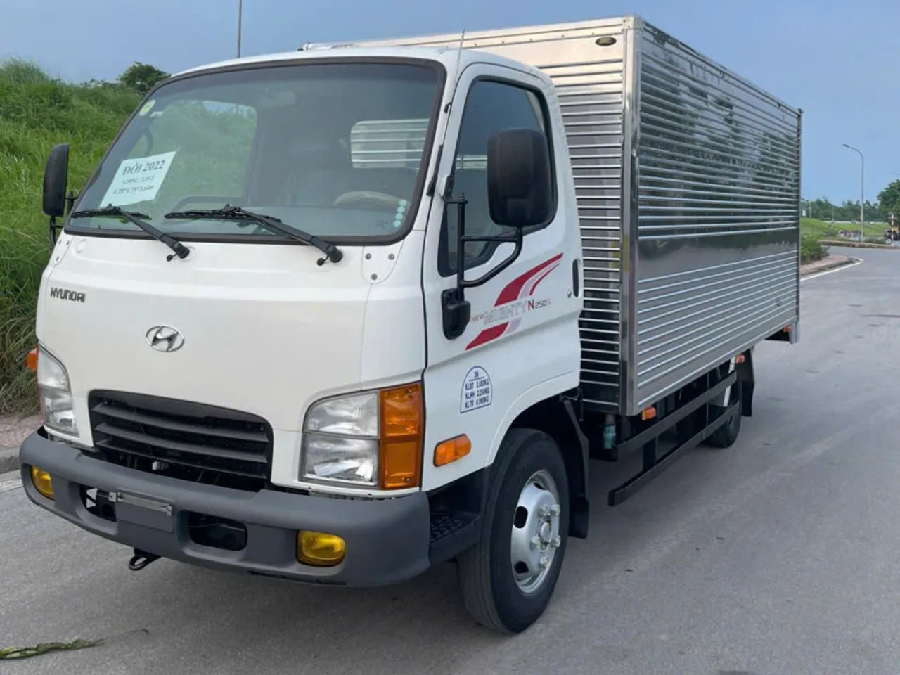 Hyundai New Mighty N250SL thùng kín đời 2022 - ảnh thu nhỏ 2