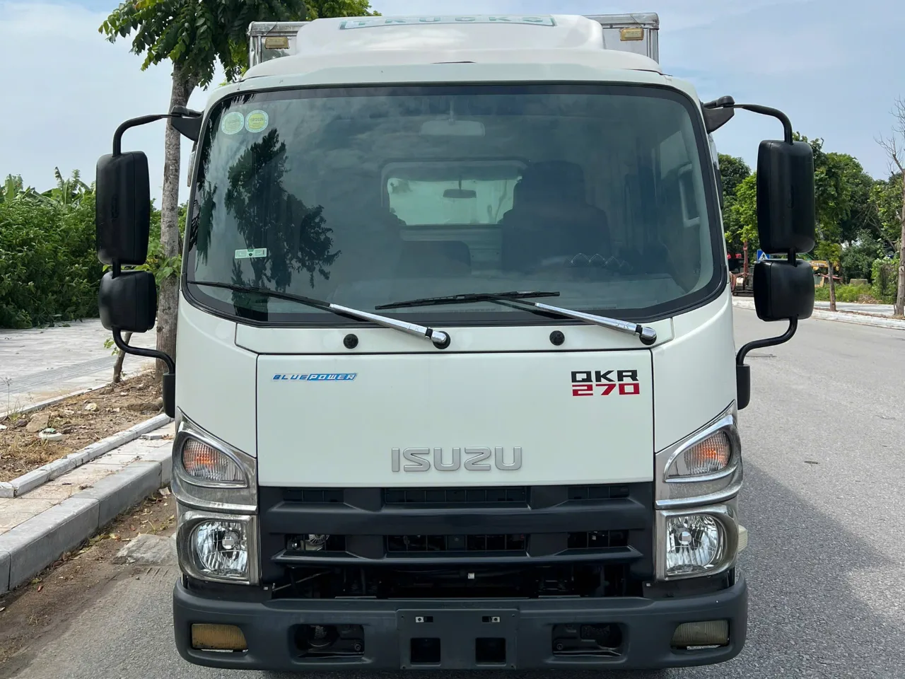 Isuzu QKR 270 thùng kín đời 2022 - ảnh 3
