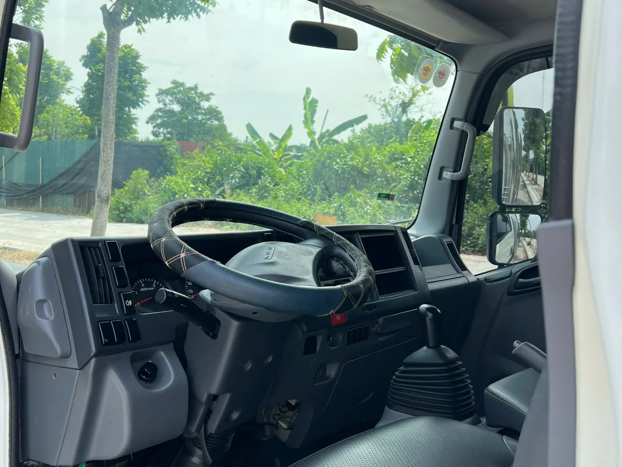 Isuzu QKR 270 thùng kín đời 2022 - ảnh 12