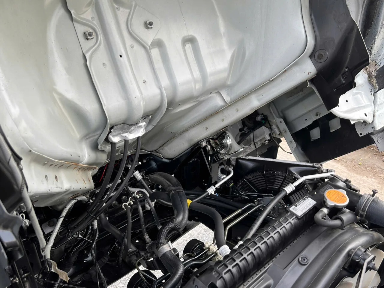 Isuzu QKR 270 thùng kín đời 2022 - ảnh 14
