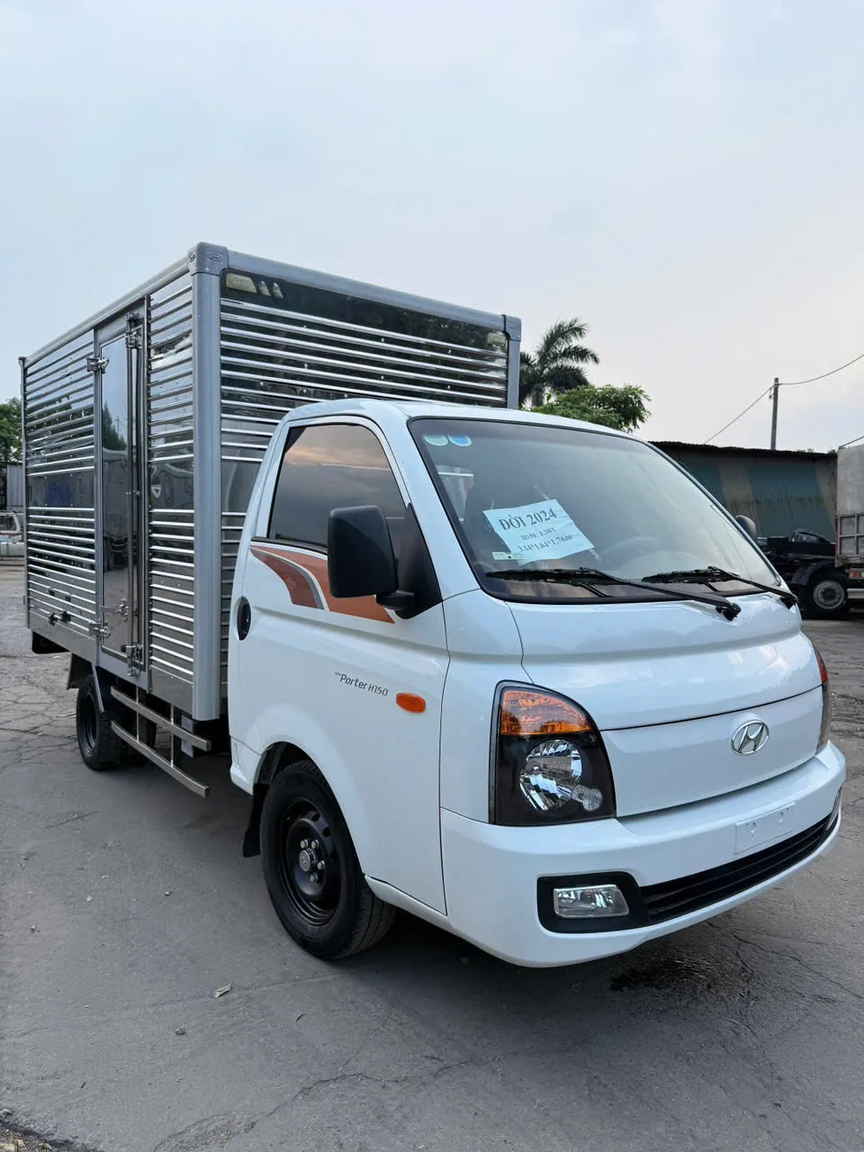 Hyundai New Porter H150 Thùng kín đang có tại bãi