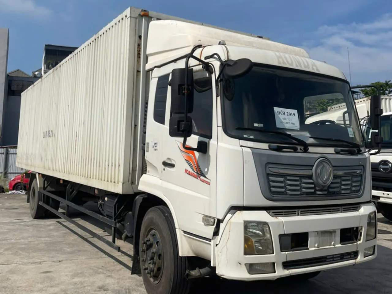 Dongfeng Kingrun thùng kín đời 2019