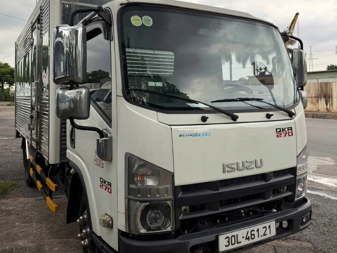 Isuzu QKR 270 thùng kín đời 2022