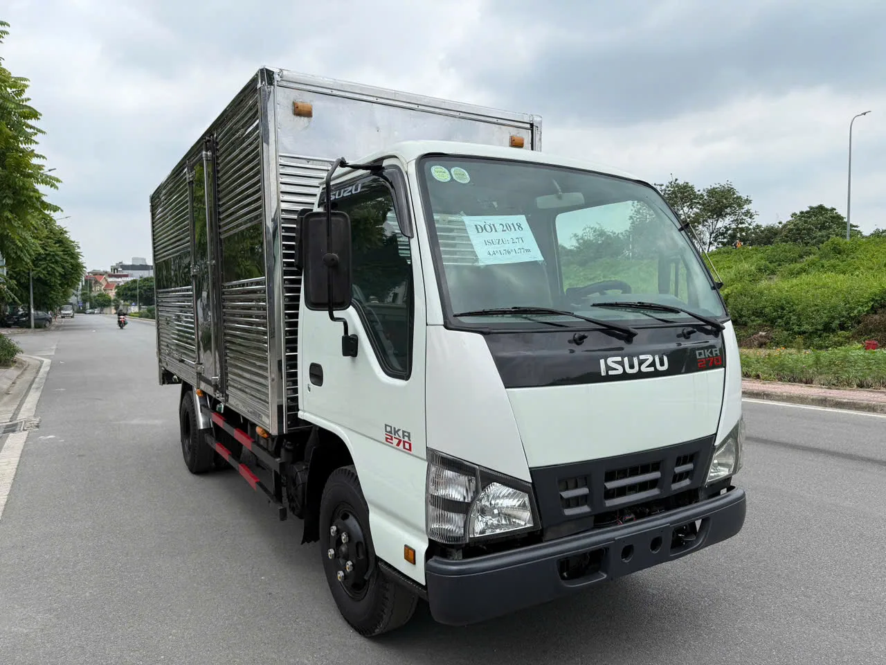 Isuzu QKR 270 thùng kín đời 2018