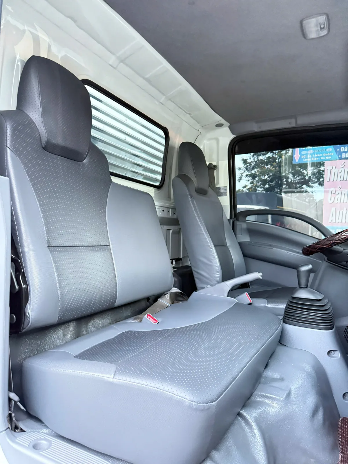 Isuzu QKR 230 thùng kín đời 2024 - ảnh thu nhỏ 7