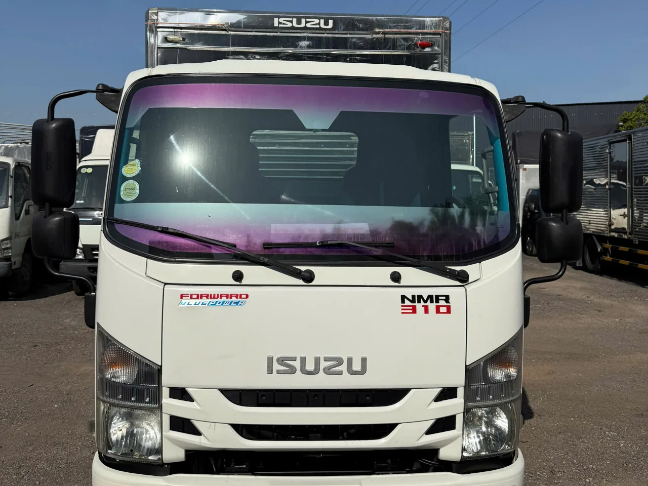 Isuzu NMR 310 thùng kín đời 2021 - ảnh thu nhỏ 7