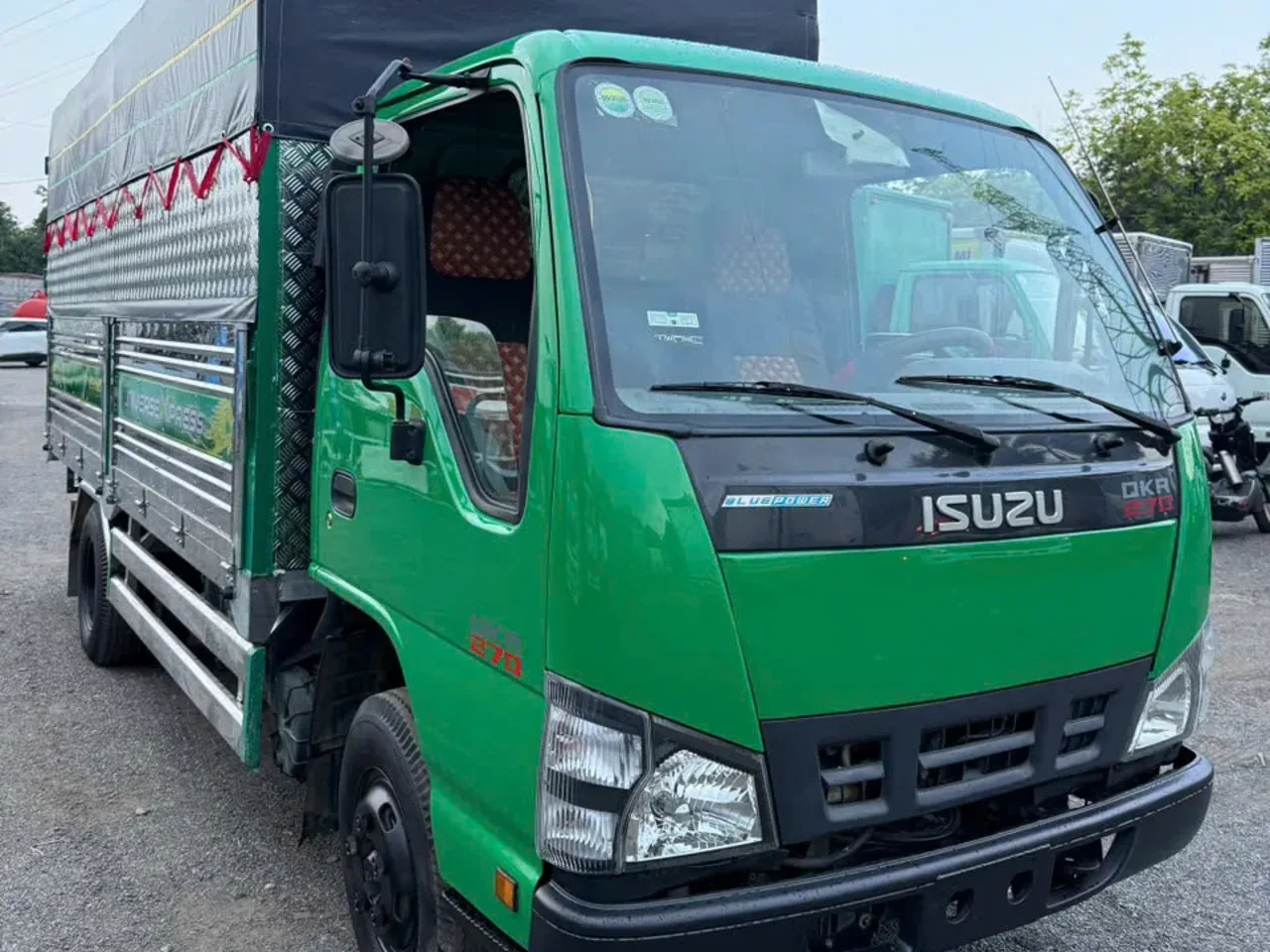 Isuzu QKR 270 thùng kín đời 2019